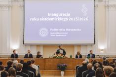 obrazek przedstawiający prezydium podczas otwarcia uroczystości inauguracji wydziału w roku akademickim 2025 2026