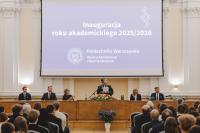 obrazek przedstawiający prezydium podczas otwarcia uroczystości inauguracji wydziału w roku akademickim 2025 2026